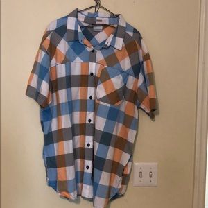 Men’s short sleeved button down